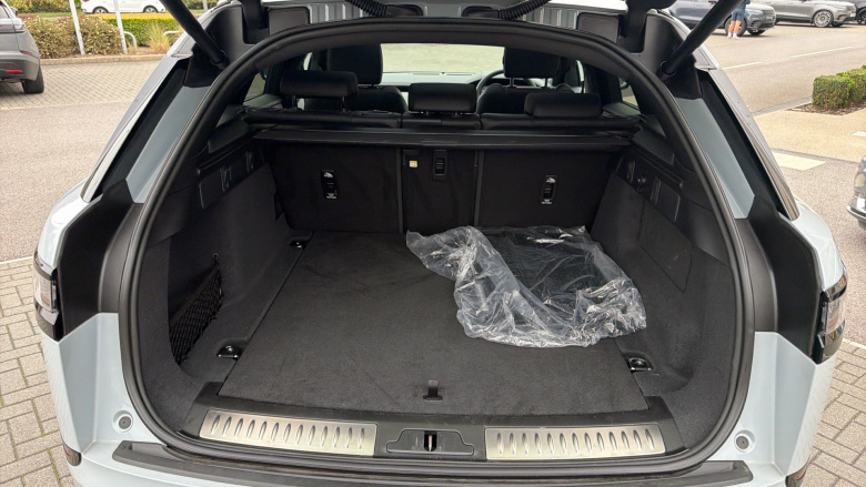 Land Rover Range Rover Velar 3.0 D300 MHEV Dynamic SE 5dr Auto Diesel Estate